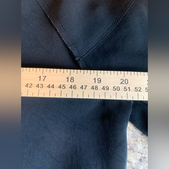 Women's Black Top - Picture 8 of 9